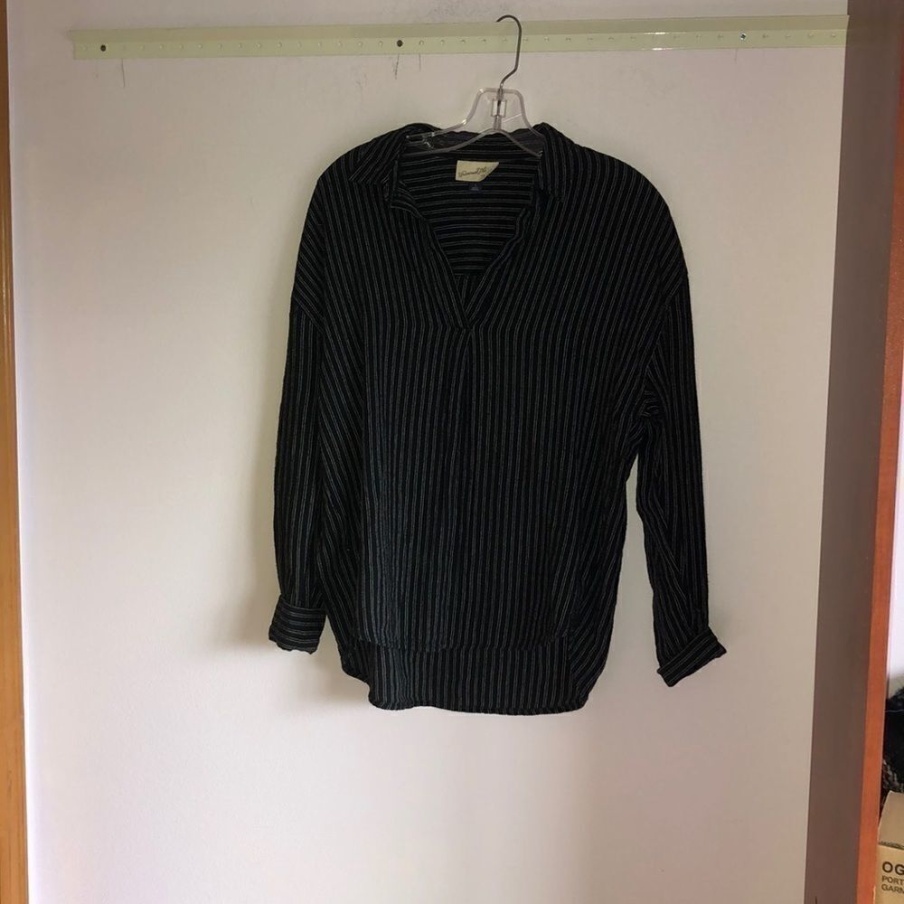 Universal Thread long sleeve shirt